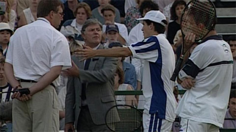 Tim Henman bị loại khỏi Wimbledon 1995