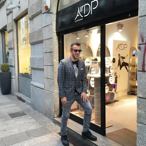 Del Piero rất mát tay khi mở nhà hàng, cũng như phát triển thương hiệu kính thời trang AirDP