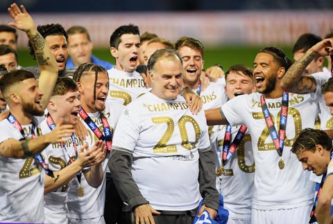 Với việc đưa Leeds thăng hạng Premier League, Bielsa sẽ có cơ hội đối đầu với Pep, một “đệ tử” xuất sắc của ông