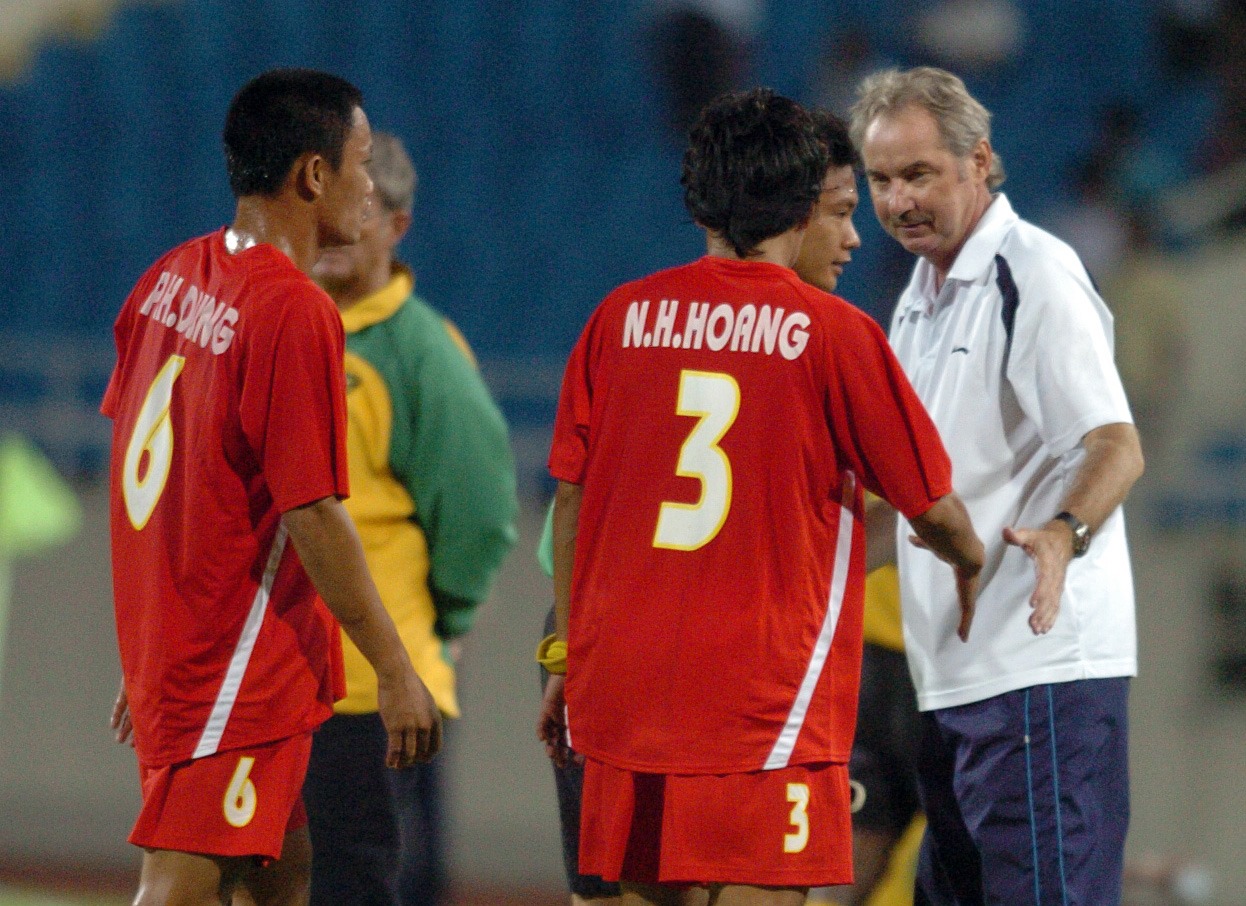 Với tình yêu dành cho bóng đá Việt Nam, đất nước Việt Nam, ông Riedl xứng đáng là Công dân danh dự của Việt Nam