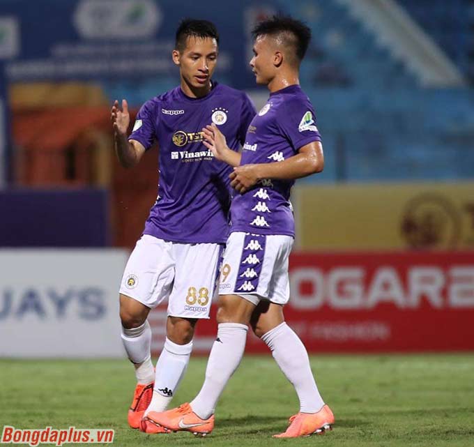 Thắng 7-0 XSKT Cần Thơ, Hà Nội FC thẳng tiến vào bán kết 