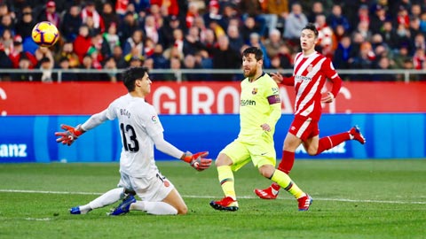  Messi (áo sáng) cùng Barca sẽ lại vùi dập Girona