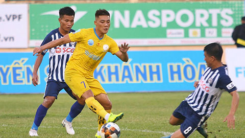 CLB Thành phố Hồ Chí Minh mua 3 cầu thủ xuất sắc nhất của Sanna Khánh Hòa CLB Thành phố Hồ Chí Minh mua 3 cầu thủ xuất sắc nhất của Sanna Khánh Hòa