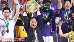 Bầu Hiển nâng cúp Quốc gia lịch sử với Hà Nội FC 