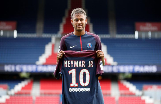 1. Neymar: Sang PSG giá 222 triệu euro, năm 2017