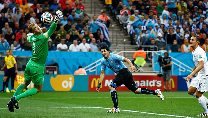 Ở VCK World Cup 2014, Suarez vẫn chơi ấn tượng và góp công giúp Uruguay vượt qua vòng bảng dù phải gặp các đối thủ đáng gờm như Anh hay Italia