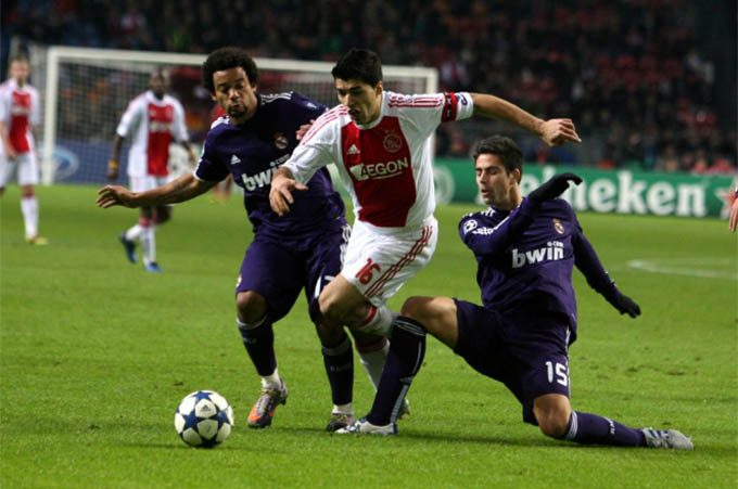 Tại Ajax, anh đã chơi trận đầu tiên tại Champions League. Nhờ phong độ đỉnh cao ở Ajax mà anh lọt vào tầm ngắm của Liverpool