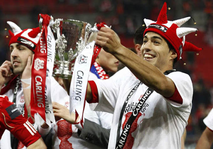Năm 2012, Suarez cùng Liverpool vô địch cúp Liên đoàn sau khi đánh bại Cardiff City trên chấm luân lưu trong trận chung kết