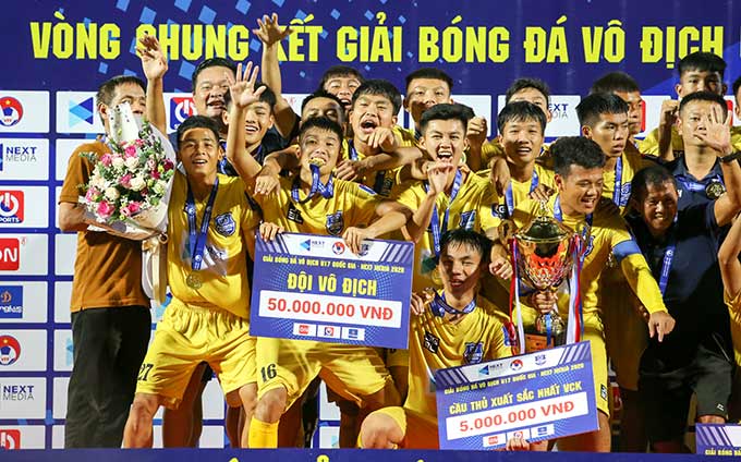 Thế hệ cầu thủ SLNA này sẽ là tương lai của bóng đá xứ Nghệ cũng như đóng góp tinh hoa cho các ĐTQG Việt Nam 