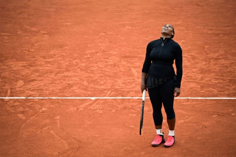Serena tái phát chấn thương ở vòng một Roland Garros 2020