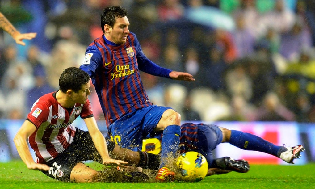 Messi đã ghi bàn ấn định 2-2 kết thúc trận derby của những trí tuệ thiên tài
