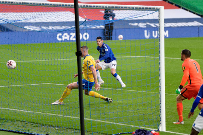 James tỏa sáng với 2 bàn thắng cùng 1 kiến tạo để giúp Everton thắng trận 4-2