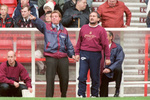 Frank Snr (phải) hồi làm trợ lý cho HLV Harry Redknapp tại West Ham