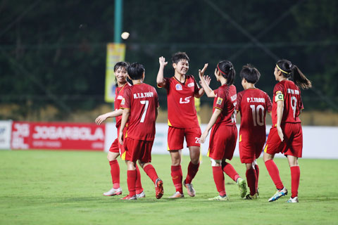 Niềm vui của các cầu thủ TP.HCM 1 sau chiến thắng dễ dàng 4-0 trước Thái Nguyên T&T	- Ảnh: Phan Tùng