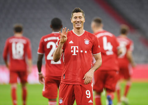 Lewandowski ghi cả 4 bàn trong trận thắng 4-3 của Bayern trước Hertha