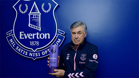 Everton nhận cú đúp giải thưởng ở Premier League