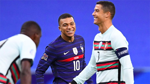 Mbappe sung sướng khoe idol Ronaldo sau khi được thỏa ước nguyện