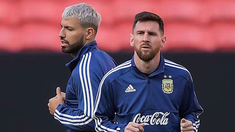 Aguero: 'Tôi và Messi như cặp vợ chồng già'