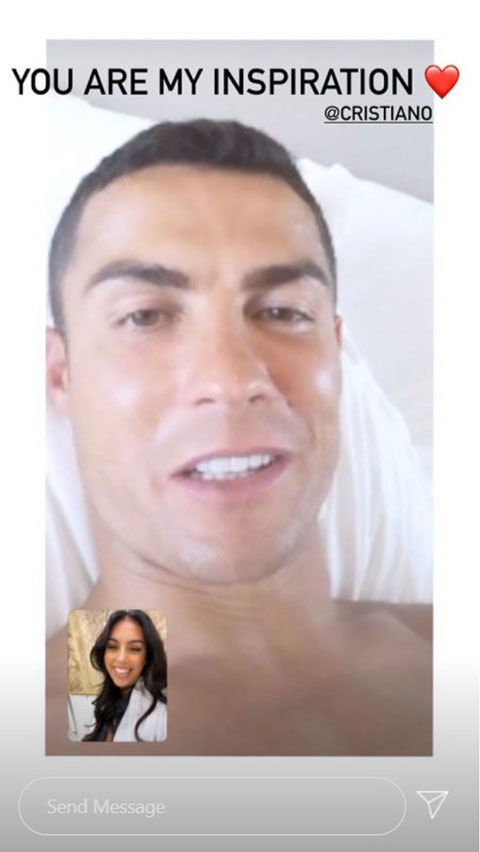Ban gái đăng ảnh động viên Ronaldo
