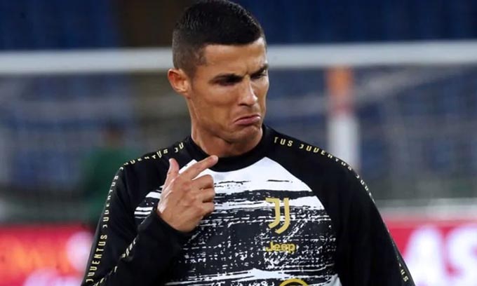 Ronaldo có thể trở thành "vật tế thần" cho vụ Juve mua Mbappe