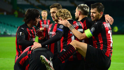 Các cầu thủ Milan lại tiếp tục được ăn mừng chiến thắng trước đối thủ dưới cơ Sparta Prague