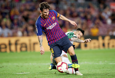 Messi và các đồng đội thừa sức đè bẹp Alaves