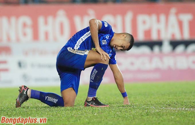 Quảng Nam phải chờ đợi kết quả trận đấu giữa DNH Nam Định và SLNA 