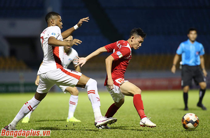 Than.QN (đỏ) khó thắng được Viettel đang tham vọng vô địch V.League - Ảnh: Phan Tùng