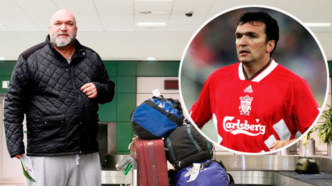 Cựu hậu vệ Liverpool từng khiến nhà ga sân bay Heathrow sơ tán