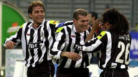 Thời là cầu thủ, Zidane và Conte (bìa trái) từng có 5 năm sát cánh ở Juventus