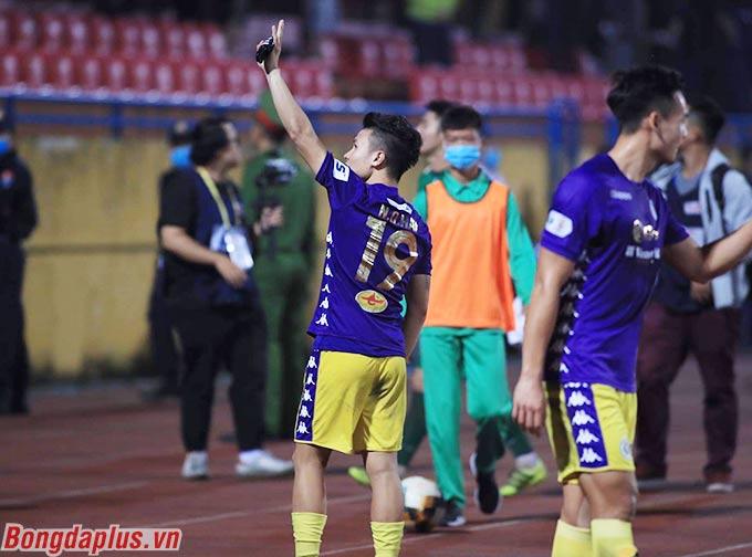 Ngôi sao hay nhất Việt Nam đã giúp Hà Nội FC tiến thêm 1 bước nước tới giấc mơ lần thứ 3 liên tiếp vô địch V.League 