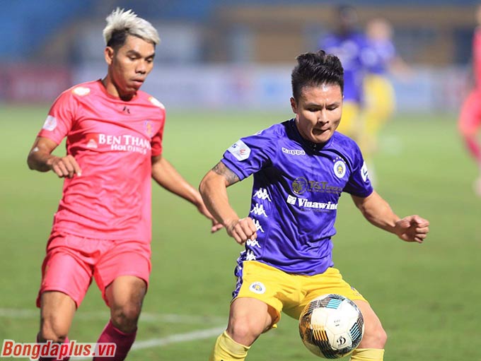 Hai ngày trước trận đấu với Sài Gòn FC, Quang Hải dính nghi vấn bị người yêu "cắm sừng", dù rằng anh và Huỳnh Anh đã chia tay được 1 tháng 