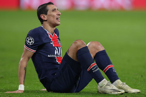 Di Maria thẫn thờ sau khi PSG của anh thua ngược trước chủ nhà Leipzig