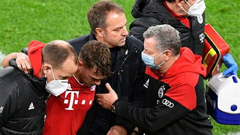 Kimmich khóc khi bỏ dở trận đấu với Dortmund vì chấn thương