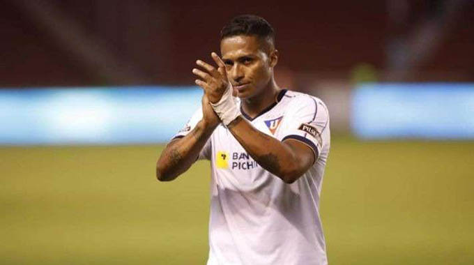 Antonio Valencia: Cựu thủ quân Man United lúc này chưa có bến đỗ mới sau khi chia tay LDU Quito. Nhiều khả năng Valencia sẽ tới Mỹ thi đấu trong phần còn lại của sự nghiệp