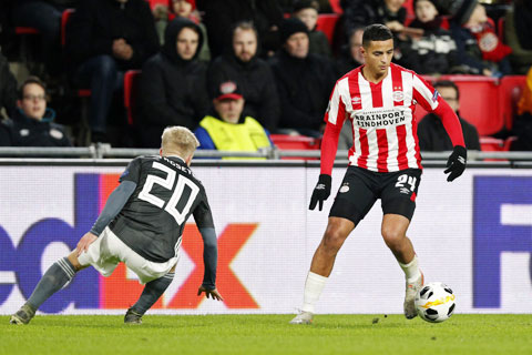 Ihattaren (phải) trong màu áo PSV Eindhoven