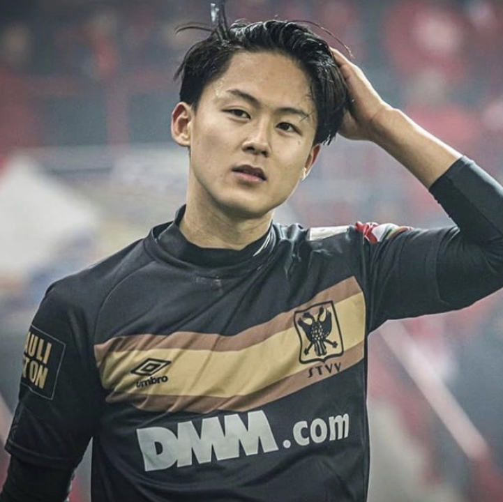 Lee Seung-woo hiện đang thi đấu cho Sint-Truidense của giải VĐQG Bỉ