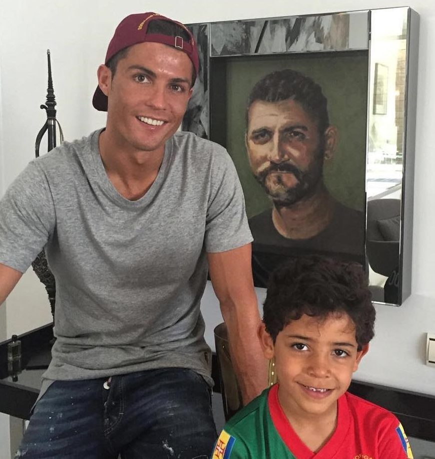 Ba thế hệ nhà Ronaldo trong một khuôn hình