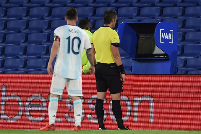 Nicolas Gonzalez gỡ hòa cho Argentina ở phút 41