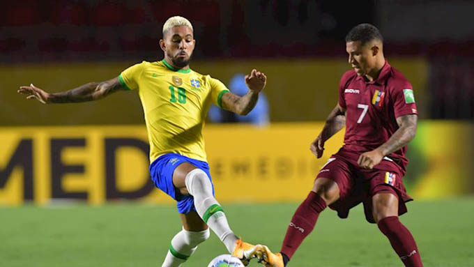 Brazil có hiệp 1 vất vả trước Venezuela