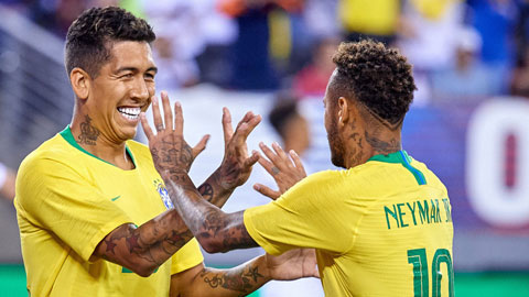 Firmino (trái) sẽ gánh trọng trách ghi bàn cho ĐT Brazil 