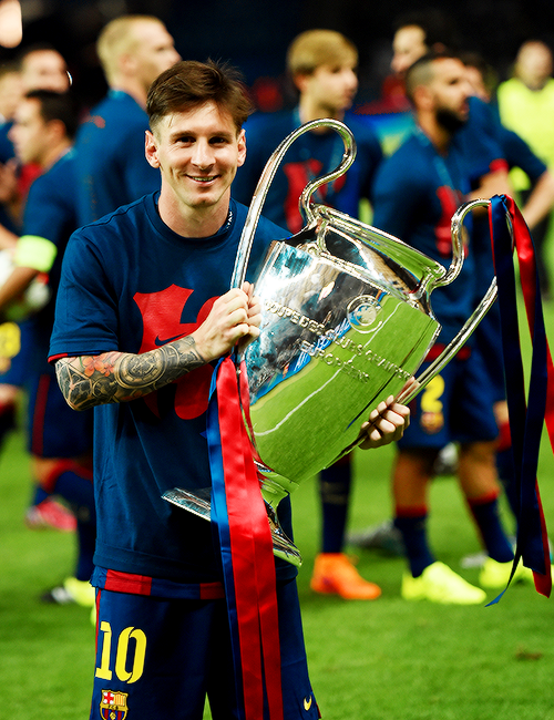 Messi Cắt Tóc