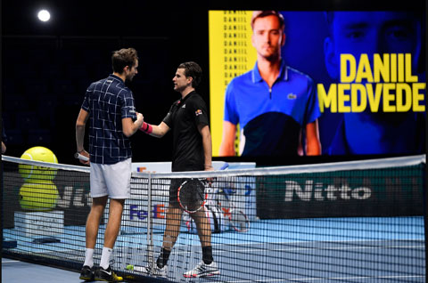 Medvedev đã có chiến thắng thuyết phục trước Dominic Thiem để giành chức vô địch ATP Finals 2020