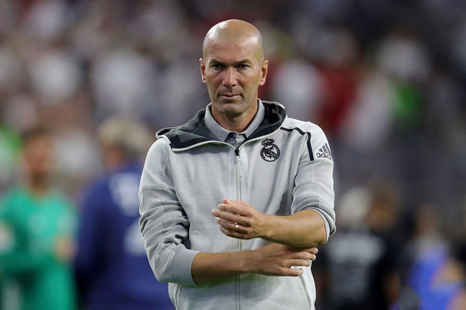 Dù là một huyền thoại tại Real, Zidane vẫn có nguy cơ bị sa thải nếu không thể giúp Los Blancos qua vòng bảng