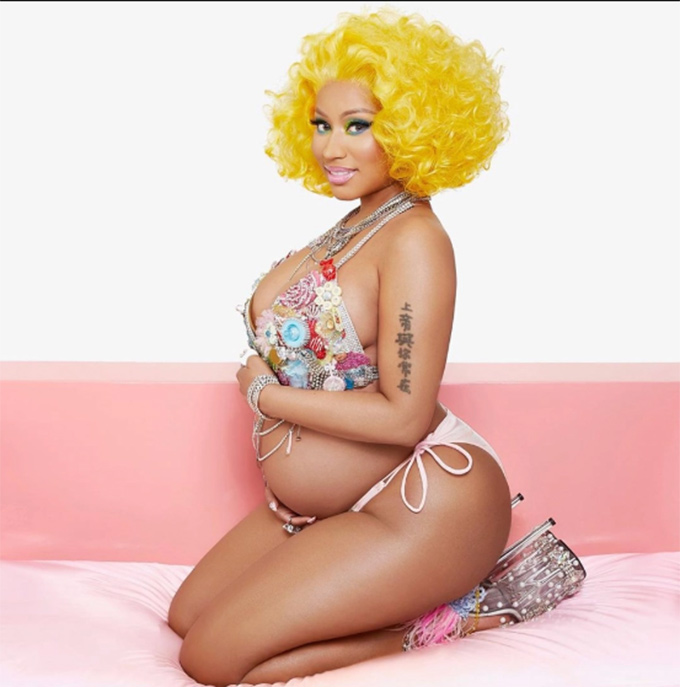 Nicki Minaj - Nữ ca sĩ người Mỹ với tấm ảnh khoe bụng bầu trong bộ bikini thêu hoa đăng vào tháng 7/2020 nhận được 11.273.509 lượt thích