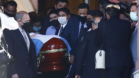 Luật sư đổ lỗi cho xe cấp cứu khiến Maradona qua đời