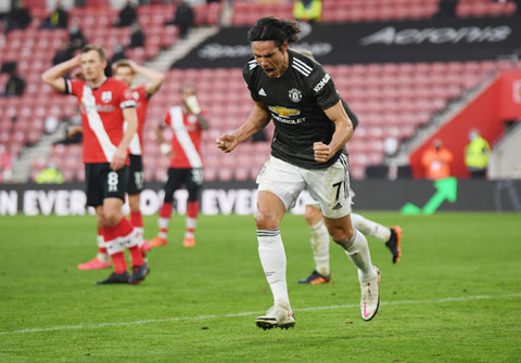 Cavani in dấu giày trong cả 3 bàn thắng vào lưới Southampton sau khi vào sân từ băng ghế dự bị