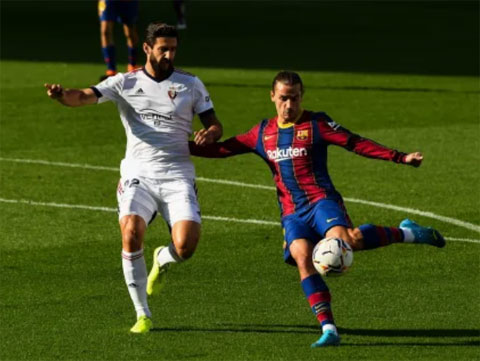 Griezmann ăn mừng bàn thắng (ảnh chủ) vào lưới Osasuna sau cú bắt vô-lê tuyệt đẹp 