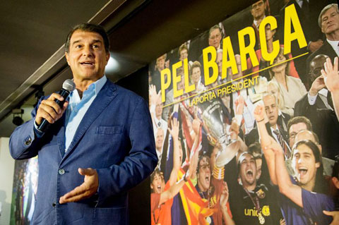 Joan Laporta trong buổi lễ công bố chính thức ra tranh cử chức chủ tịch Barca hôm 30/11