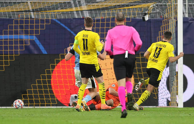 Guerreiro giúp Dortmund vượt lên trước khi hiệp 1 khép lại